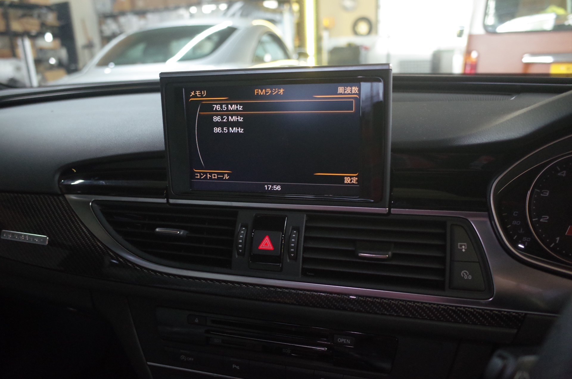 AUDI RS6のモニター修理後の動作確認