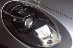 992ポルシェのテールランプ曇り対策 細部に至るまで、各パーツから漂う品格が違います。