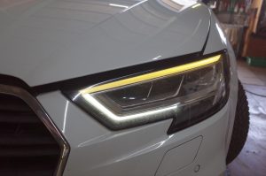 AUDI A3のヘッドライト修理