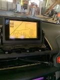 黄ばみが顕著なレクサスCT200hのナビ画面に地図が表示されている状態