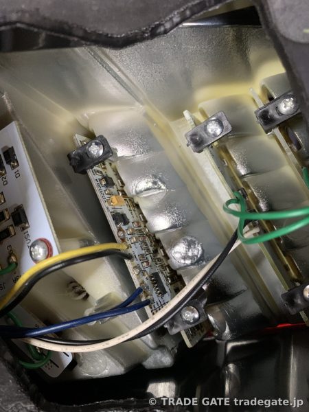 ヴァレンティテールランプ内部のLED基板と配線の様子