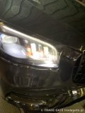 修理前のメルセデスGLS(X167)右ヘッドライト部分のクローズアップ。ウィンカーが点灯していない状態。