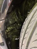  大量のネジを外してタイヤハウスカバーを外します。 