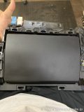 CT200hから取り外したナビモニターユニット、フレームと基板が見える状態