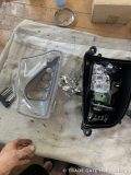 50系プリウスのフォグランプをLED化&イエロー化 ユニット分解時の殻割りは比較的簡単です。