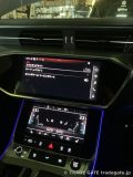 アウディA6の車内モニター。ライト設定画面で「デイタイムランニングライト」の項目が表示されている。