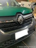グランカングーのフロントグリルとグリルイルミネーションの拡大。