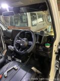 運転席から見たダッシュボードとハンドルの内部
