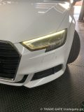 左側デイライトも黄色味がかっているAudi A3のフロント
