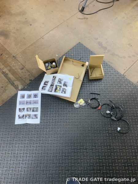 クラフトマン製デイライトキットの部品と写真付きマニュアル