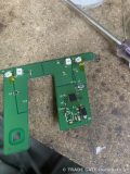 取り出した基盤とLEDチップ