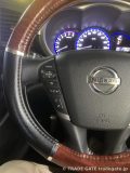 ステアリングスイッチが搭載された日産e52エルグランドのハンドル