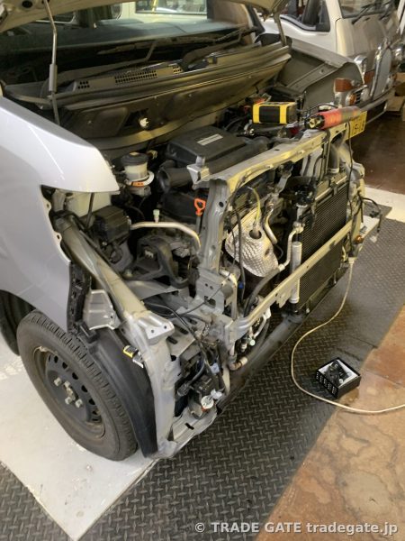 N-VANのフロントバンパーを取り外した状態の骨格